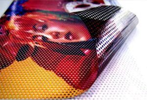 Adesivo vinil perfurado